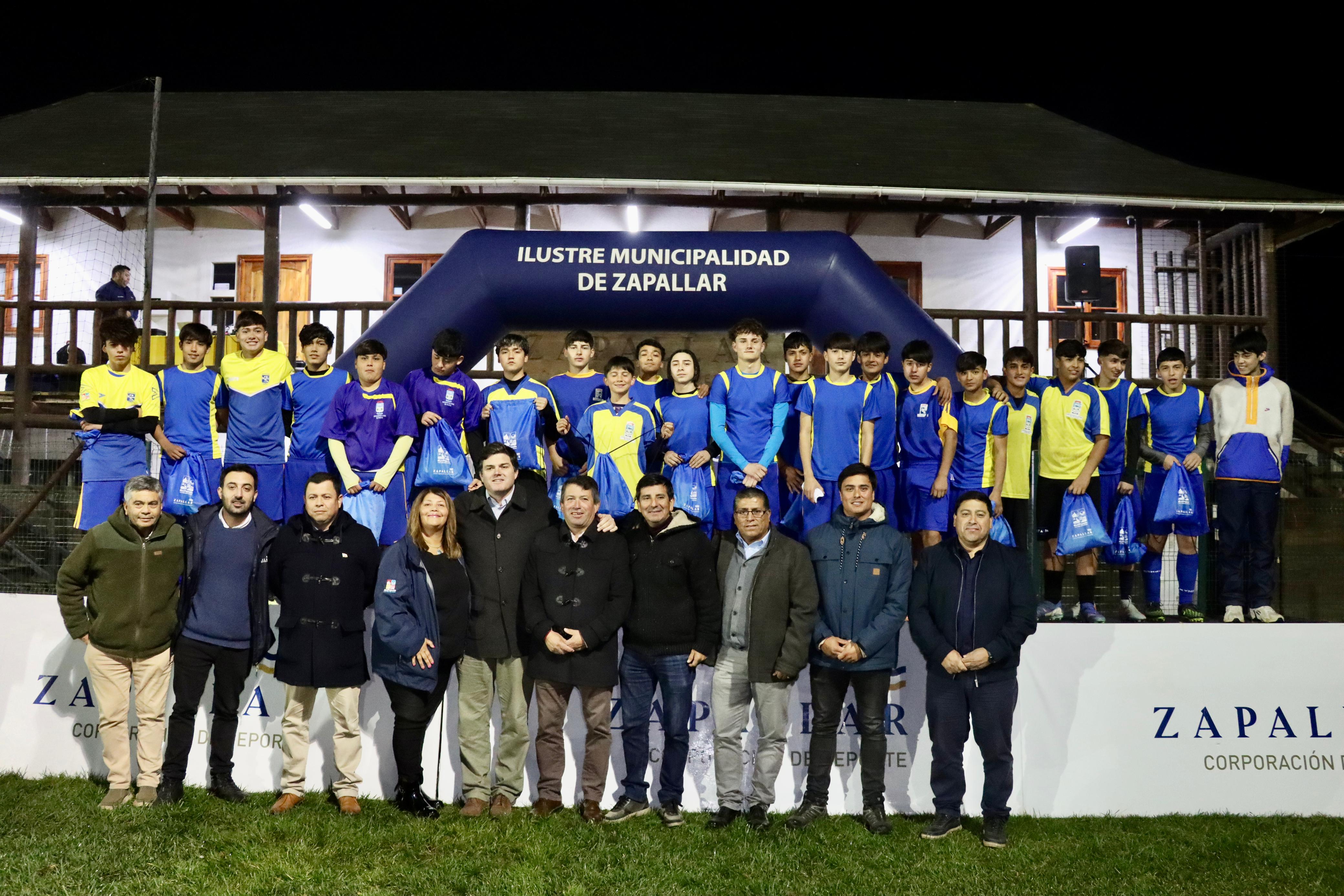 ZAPALLAR ENTREGA VESTIMENTA INSTITUCIONAL A SELECCIONES SUB 15 Y  SUB 45 DE LA ASOCIACIÓN DE FÚTBOL UNIÓN DEL PACÍFICO
